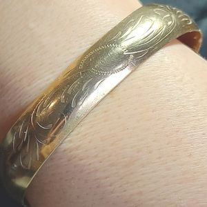 🌟Vintage Smith & Bond Gold Cuff Bracelet🌟